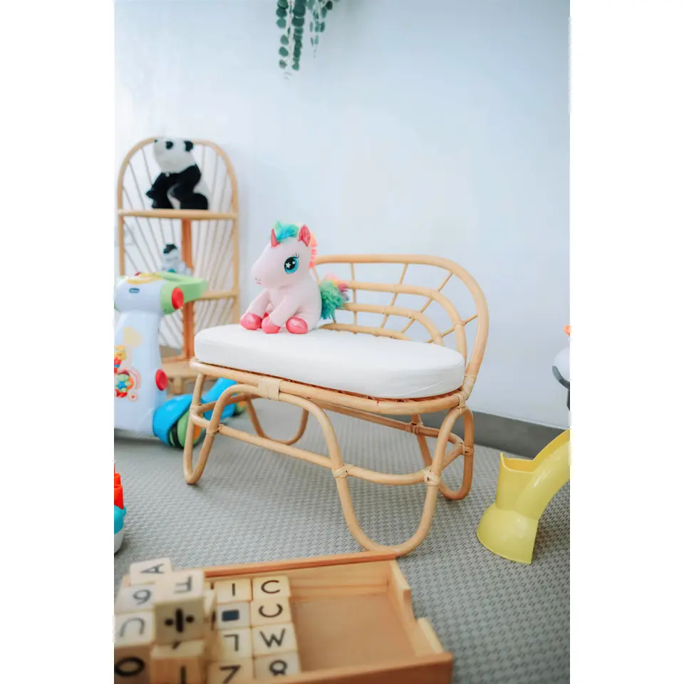 Kinderbank van rotan