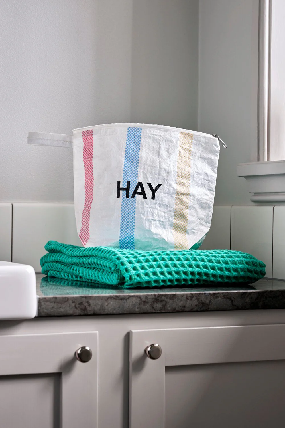 HAY  Candy Stripe toilettaske, Medium - Multi