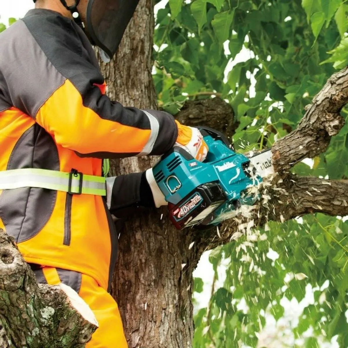Makita UC004GM102