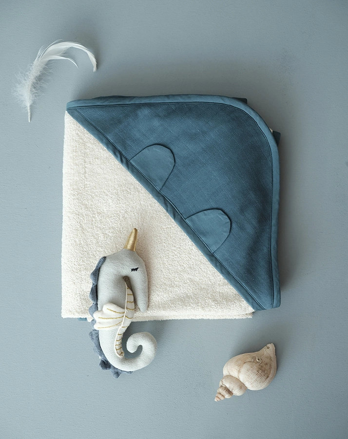 Kapuzenhandtuch SNUGGLE UP in blau