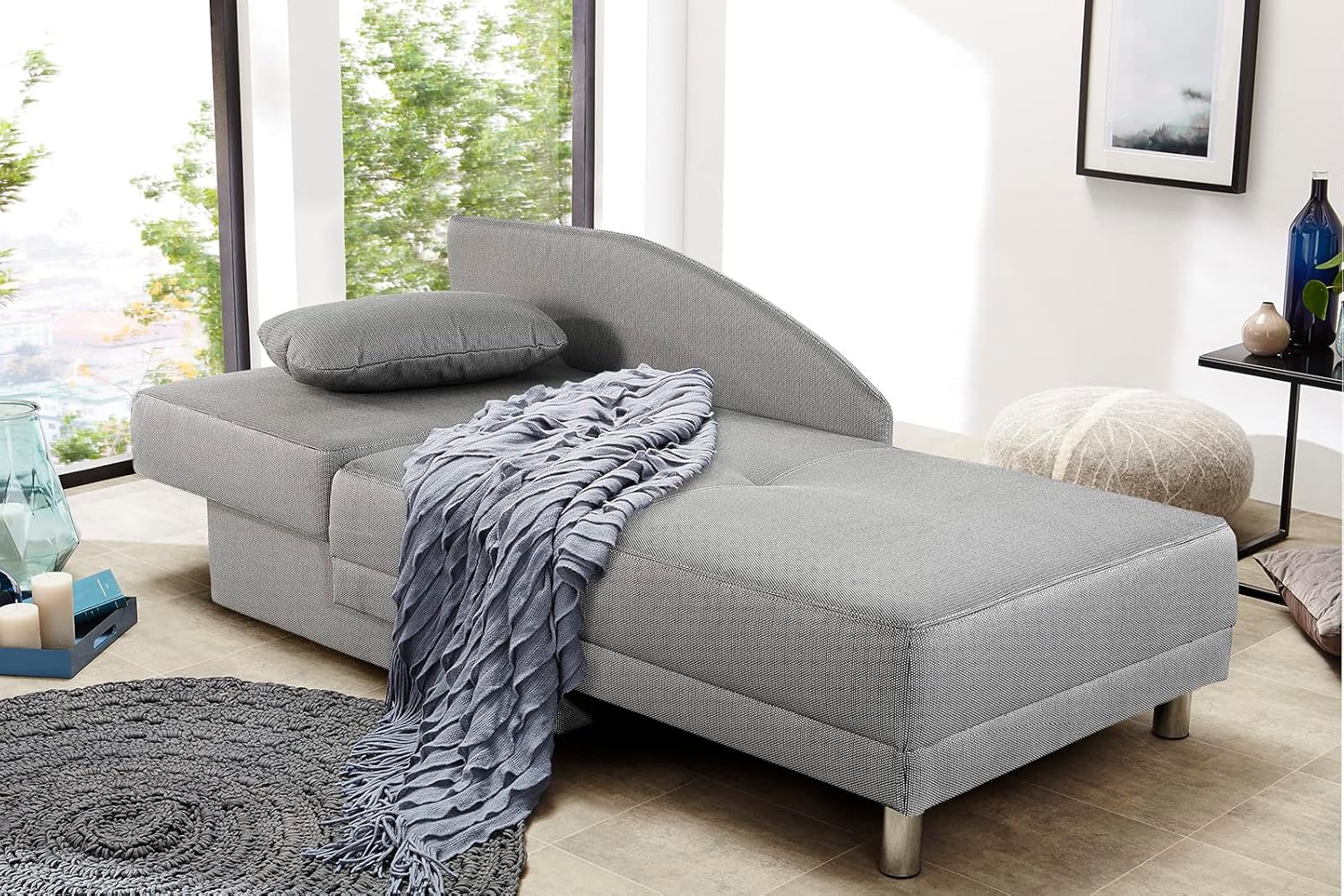 Stilvolle Recamiere mit Schlaffunktion und Bettkasten, B149/T90/H80 cm, Federkernpolsterung, ausziehbar zur Liegefläche von 200 x 84 cm, Stoff Flachgewebe in Hell Grau / 15122
