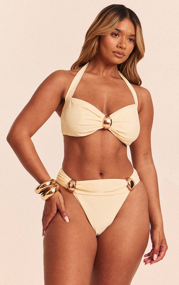 Pale Yellow Haut De Bikini Échancré Avec Tour De Cou Et Finitions Dorées