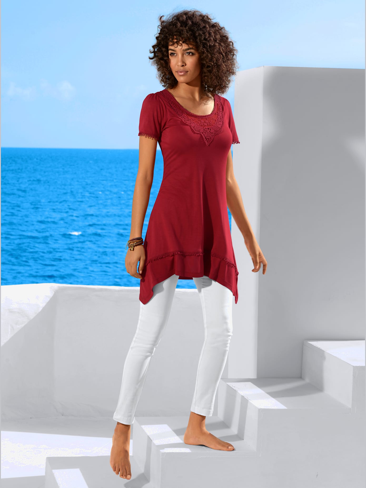 T-shirt long superbes détails en dentelle à l'encolure