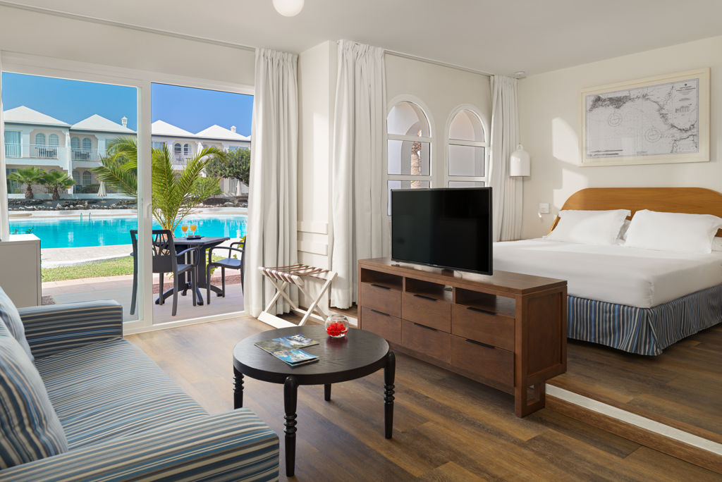 Fly & Go H10 Ocean Suites Halfpension - Hotel