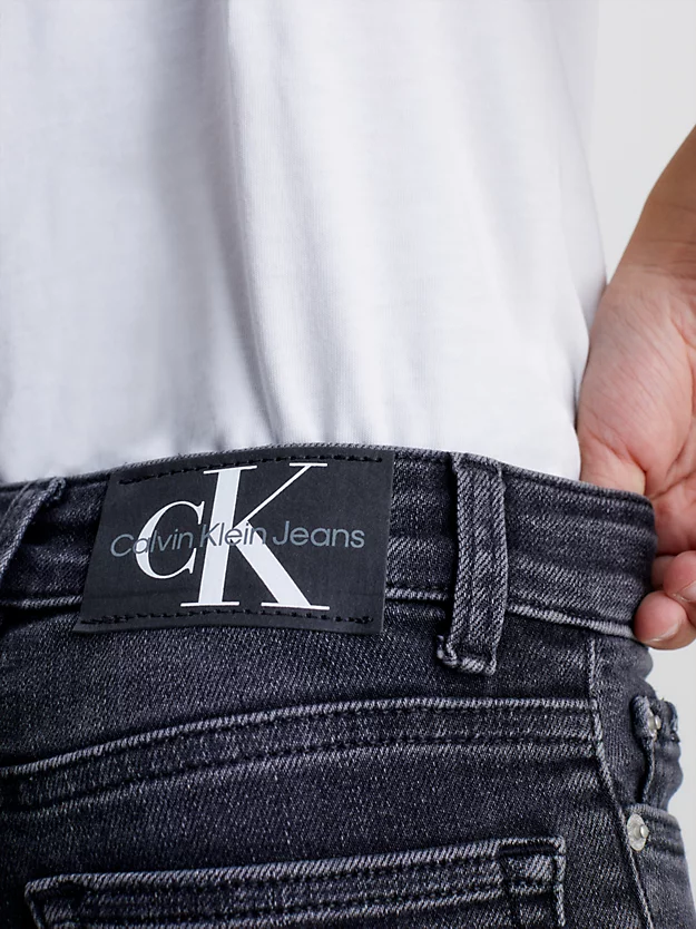 Calça jeans skinny de cintura média
