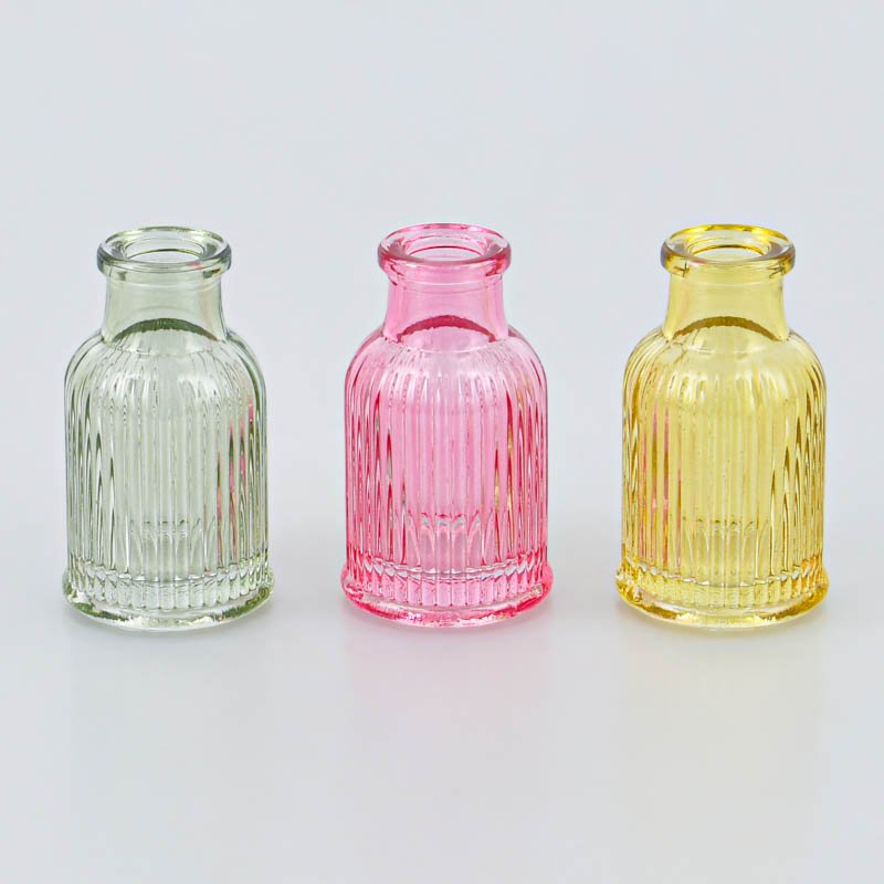 Mini vase strié pop décoratif