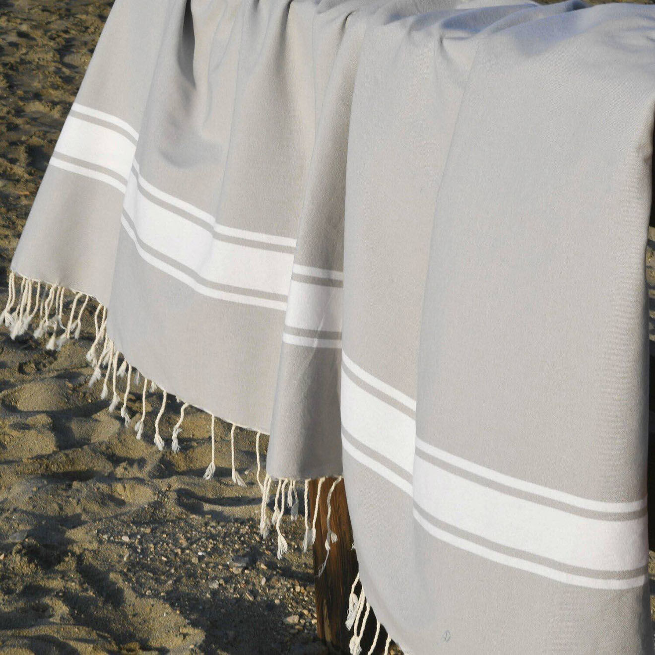 Febronie Fouta Famiglia XXL St Tropez Rayure Classique gris perle - 200x200 cm