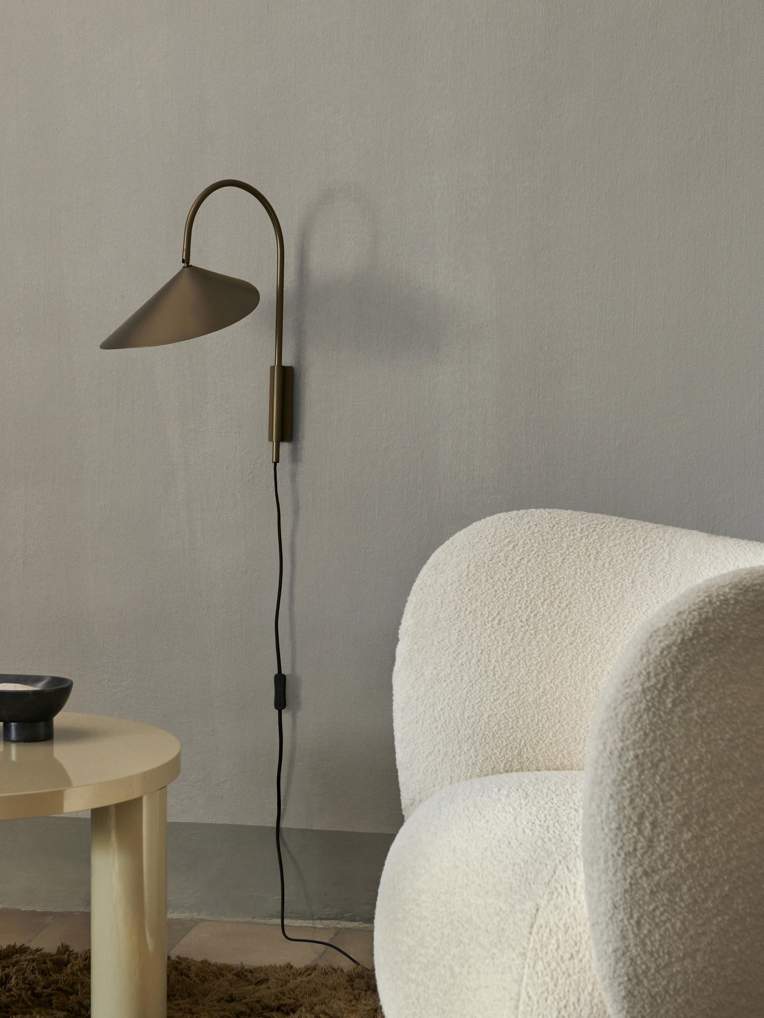 Grote wandlamp Arum met stekker, verstelbaar