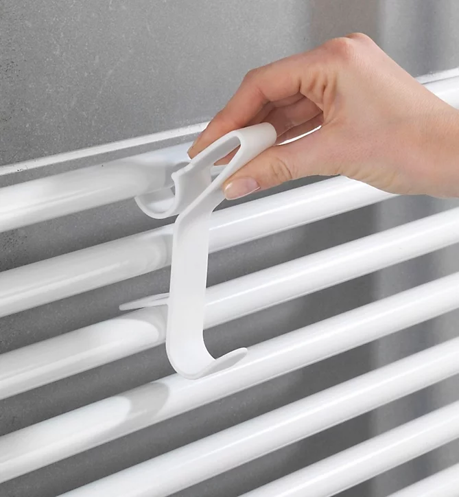 Crochet universel pour radiateur sèche-serviettes Wenko Flexi blanc