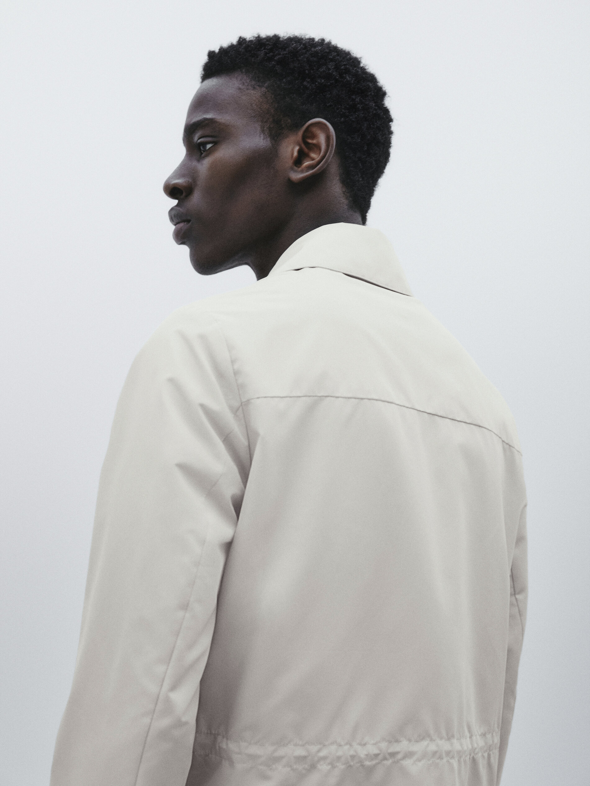 Sobretudo técnico com bolsos - Studio - RAW