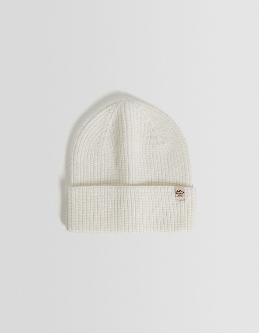 Gorro com etiqueta