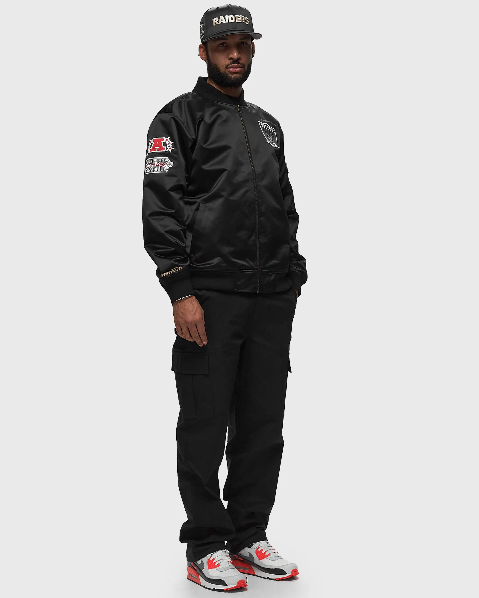 Mitchell & Ness NFL LIGHTWEIGHT SATIN BOMBER VINTAGE LOGO LAS VEGAS RAIDERS