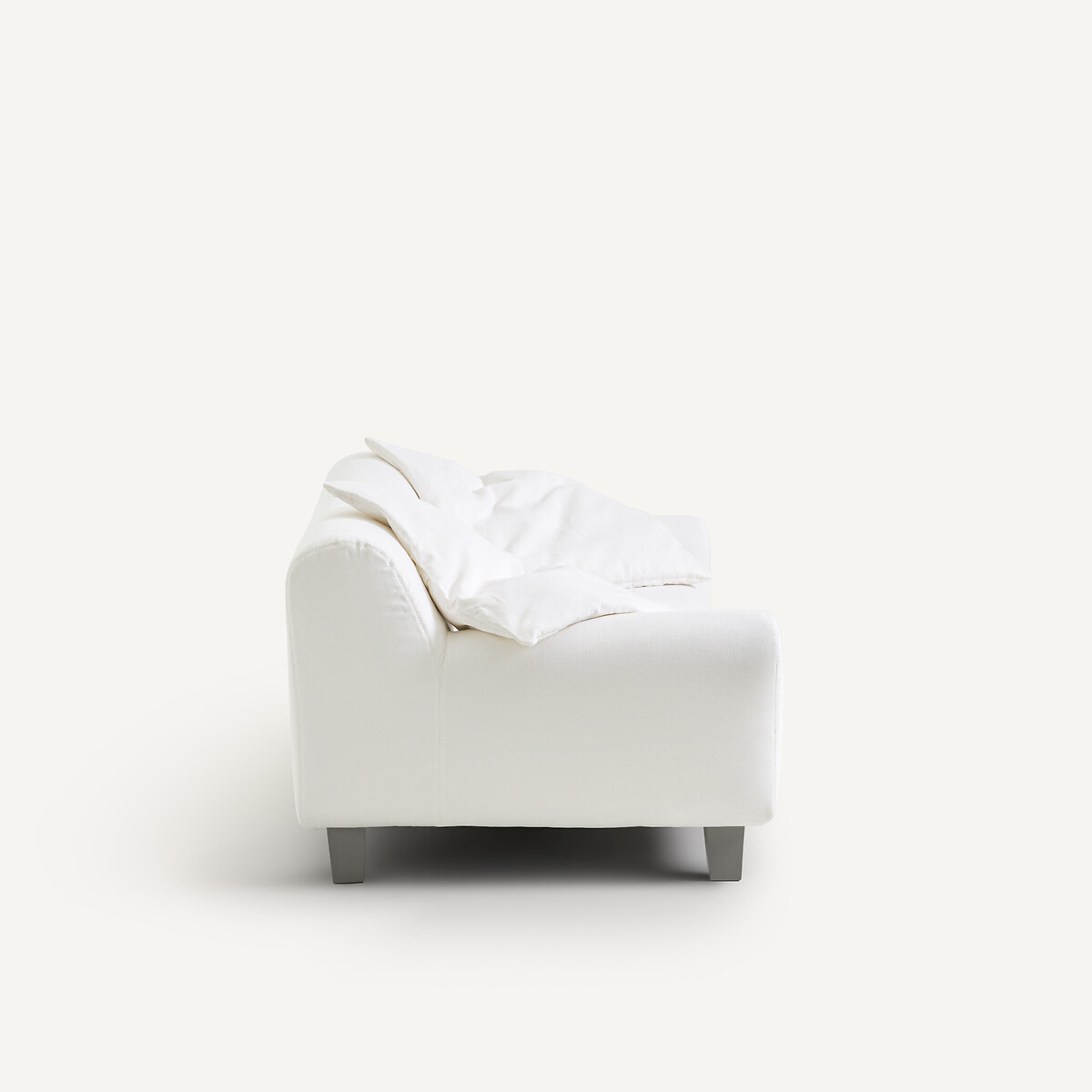 OTTO STUDIO PARA AM.PM<br>Sofá compacto em linho de algodão, ousado