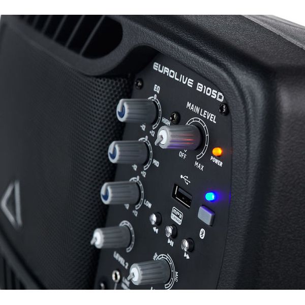 Behringer B105D