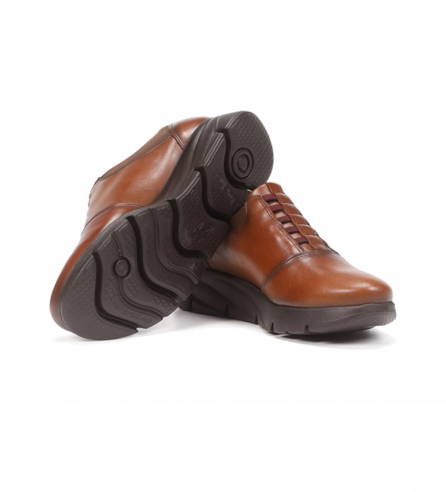 Sapatos Fluchos F1357 em couro marrom