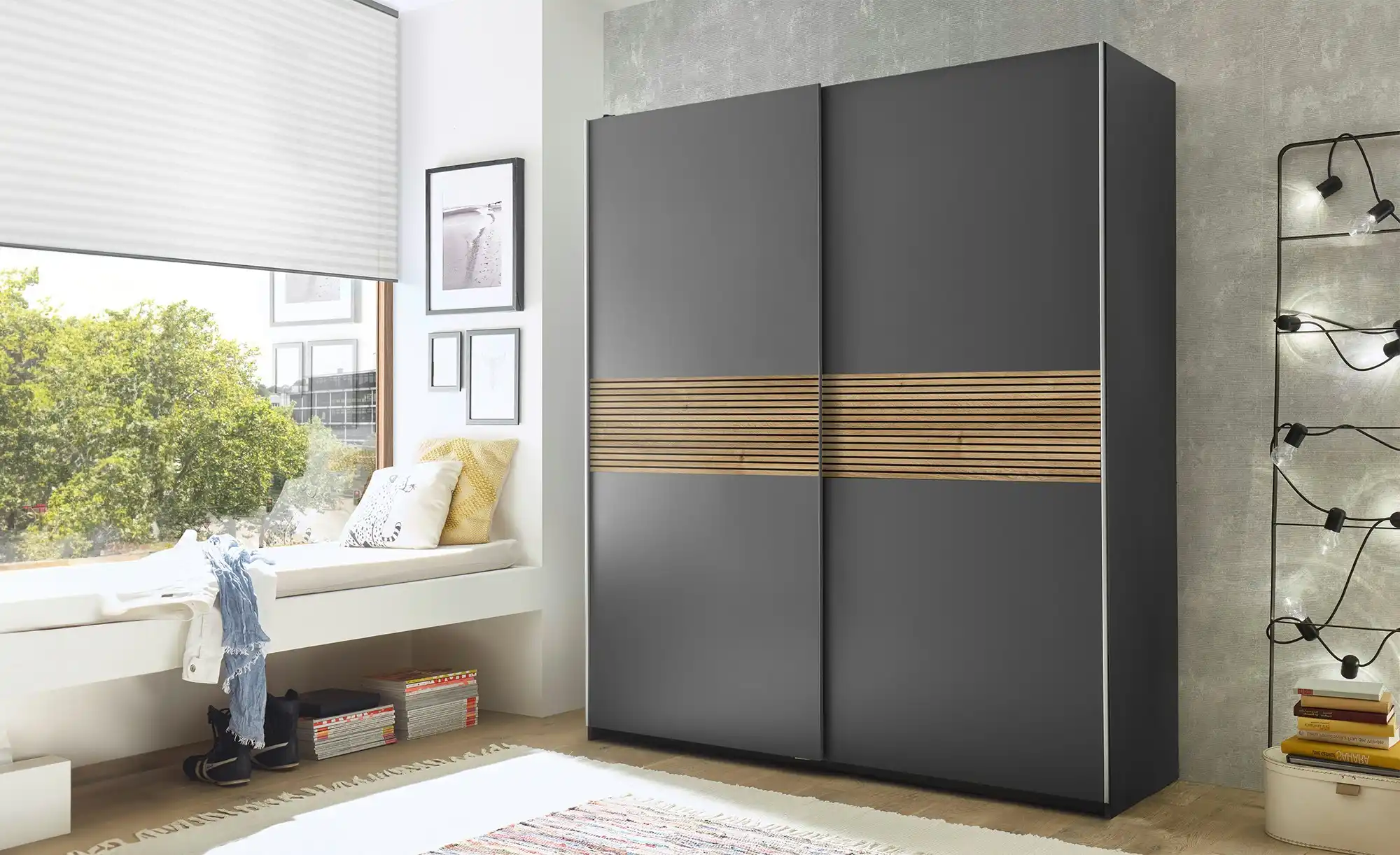 Schwebetürenschrank mit Lamellen-Bauchbinde Time