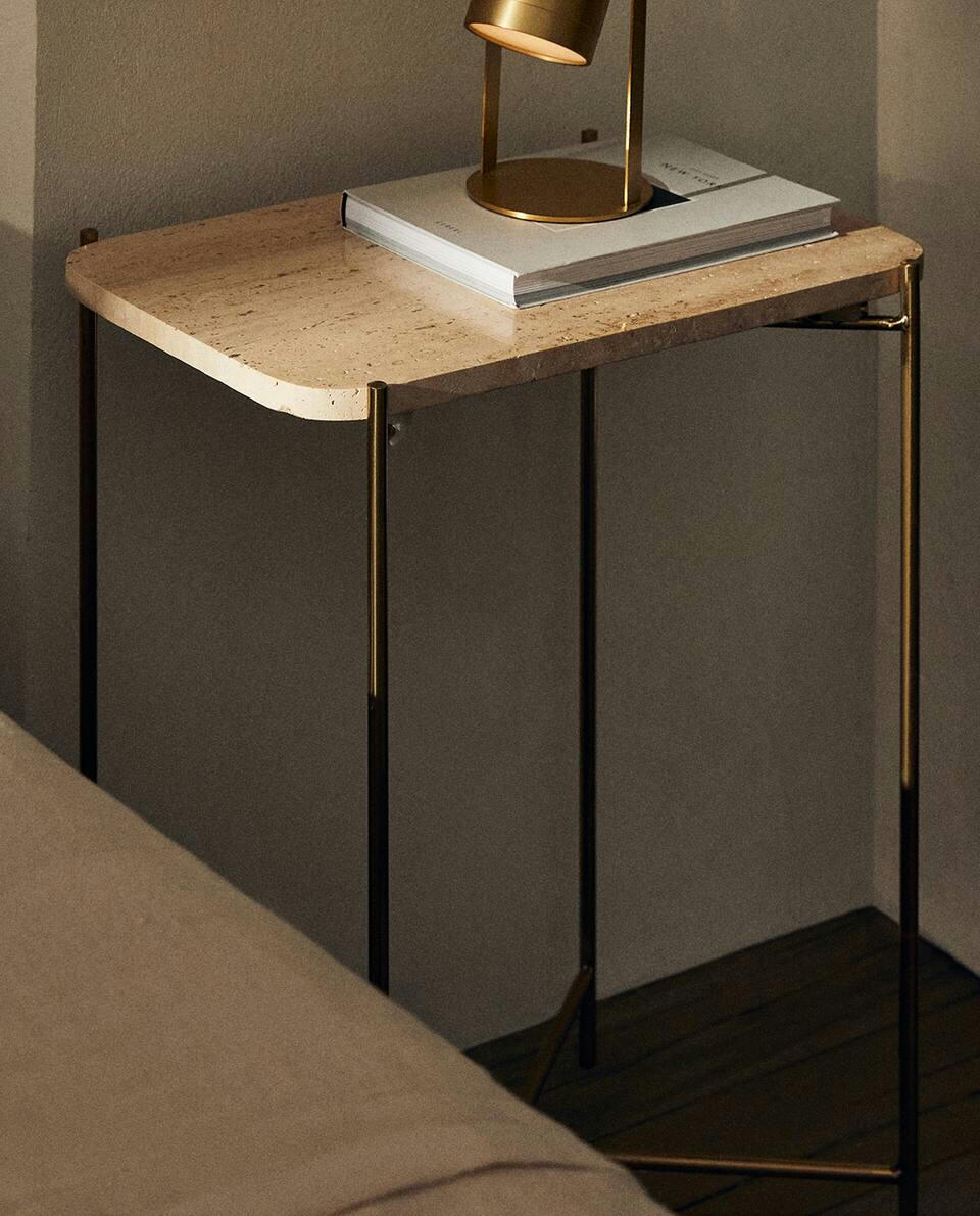 MESA LATERAL DE MÁRMORE