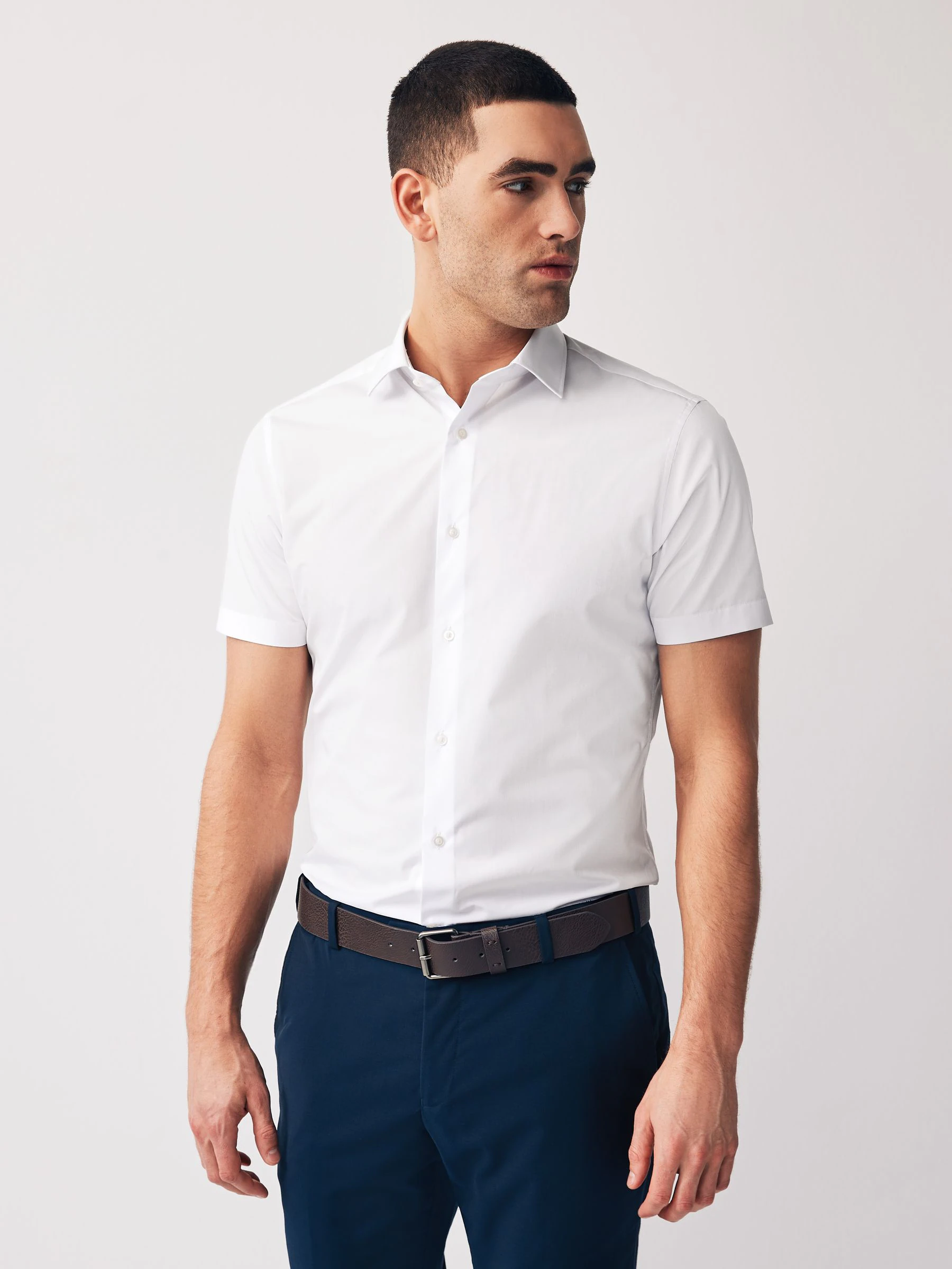 Wit - Slim Fit - Verpakking van 2 eenvoudig te strijken, nette overhemden met korte mouwen