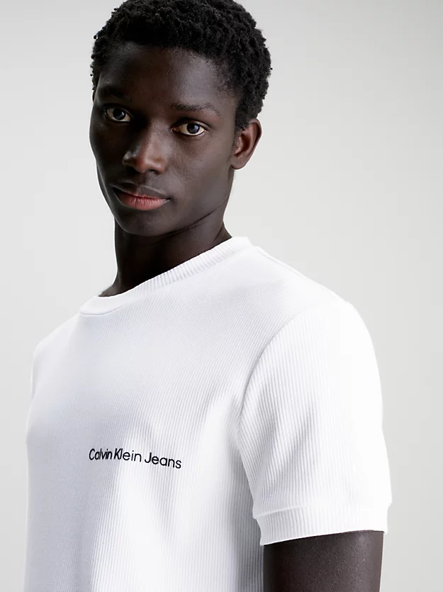 Camiseta de algodão canelado slim
