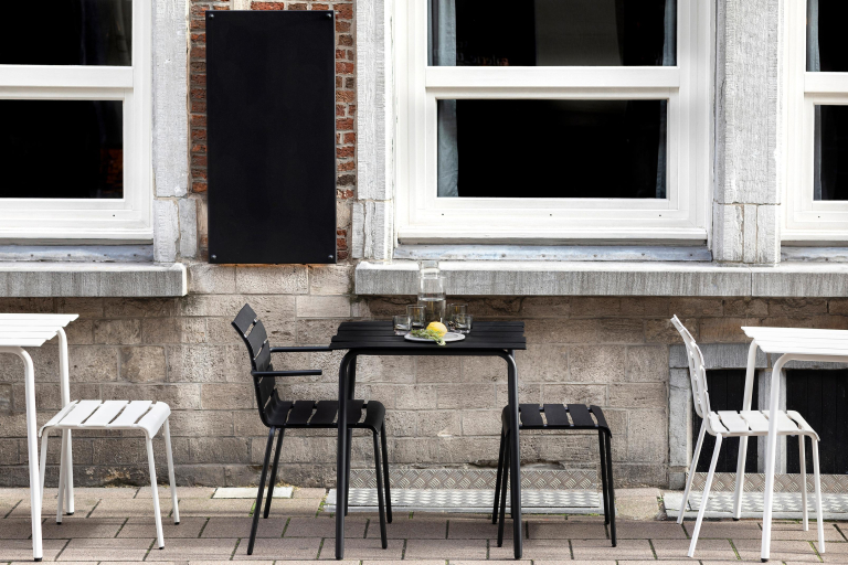 Valerie Objects Aligned tuintafel 70x70 off-white