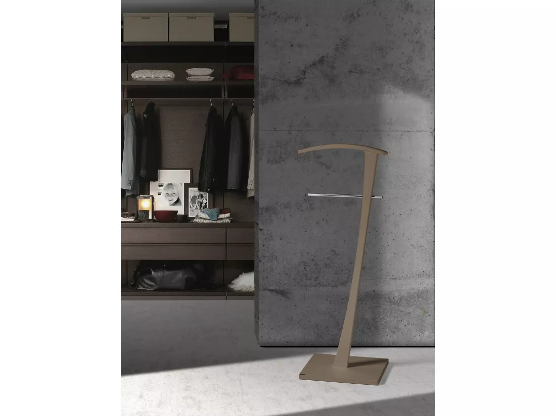 Valet de nuit - H115cm x L48cm x P28cm - hêtre massif moka - Lindes