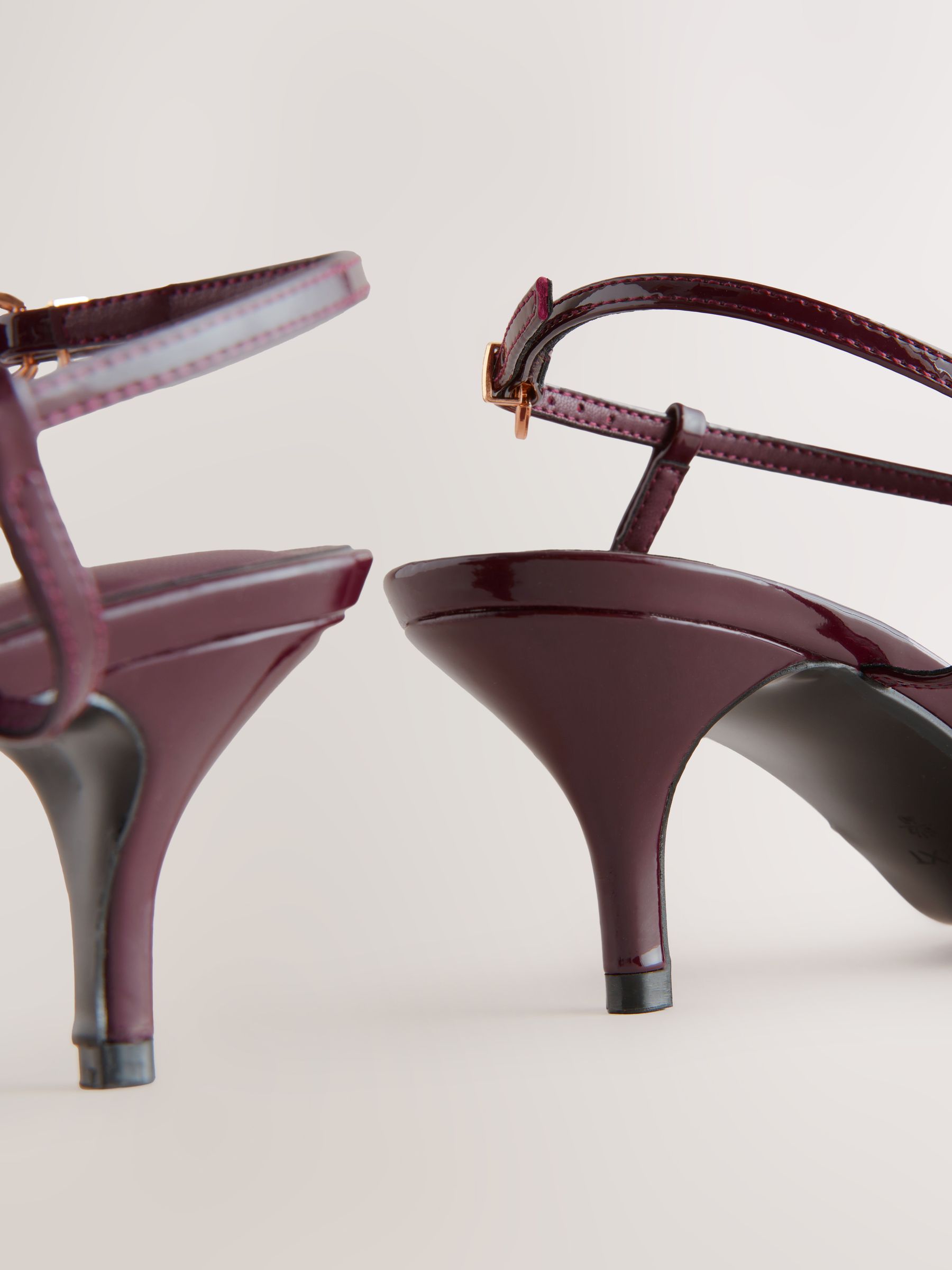Bordeauxrood - Forever Comfort® Multi Buckle Strappy Kitten Heels