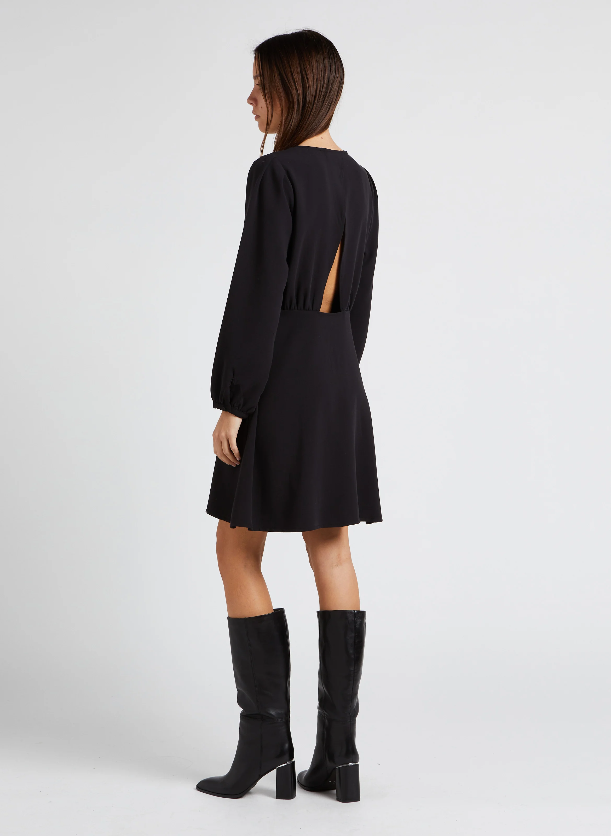 ARIAN - Robe trapèze col V| Noir