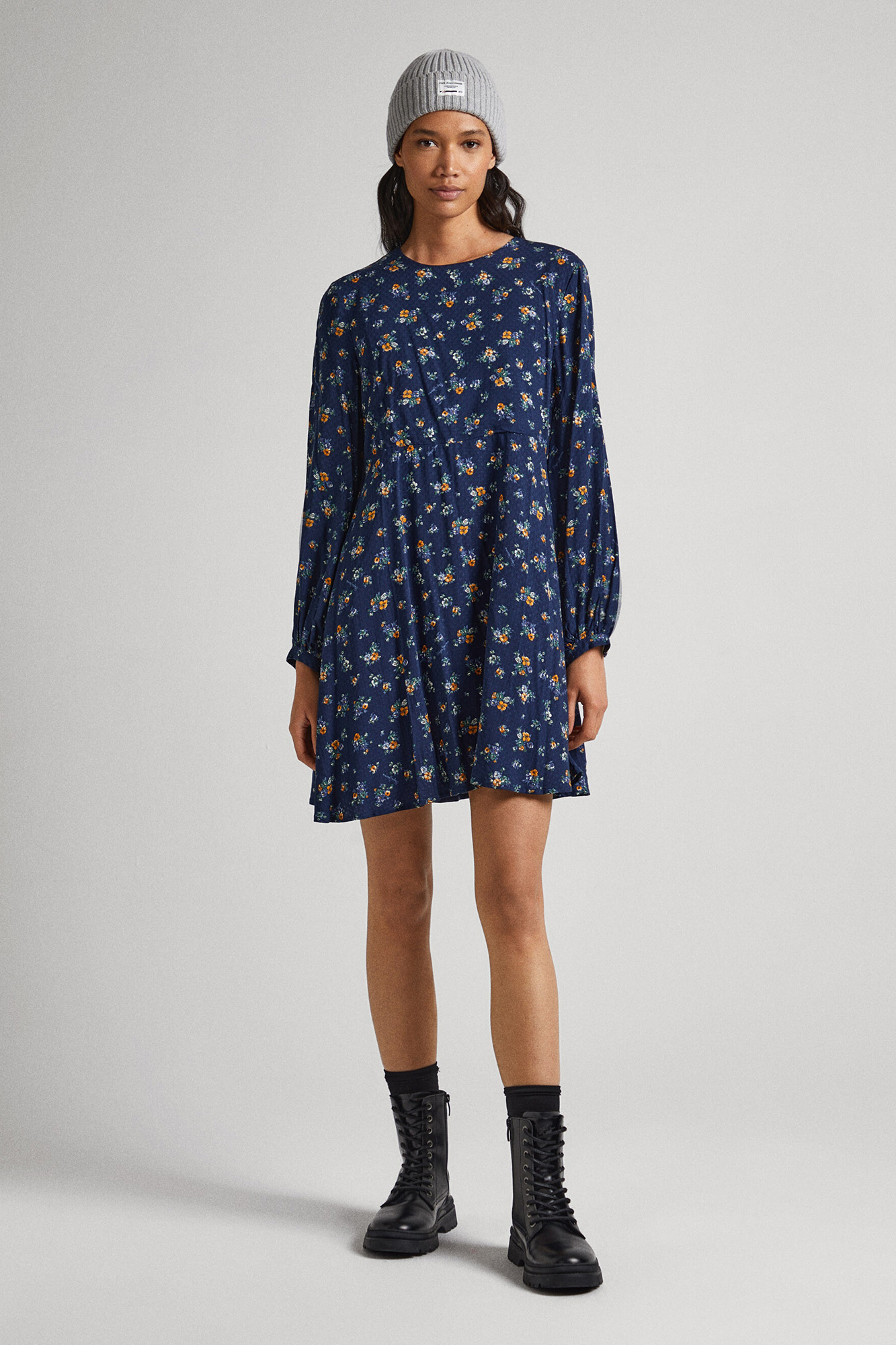 Vestido de tecido dobby com estampa floral