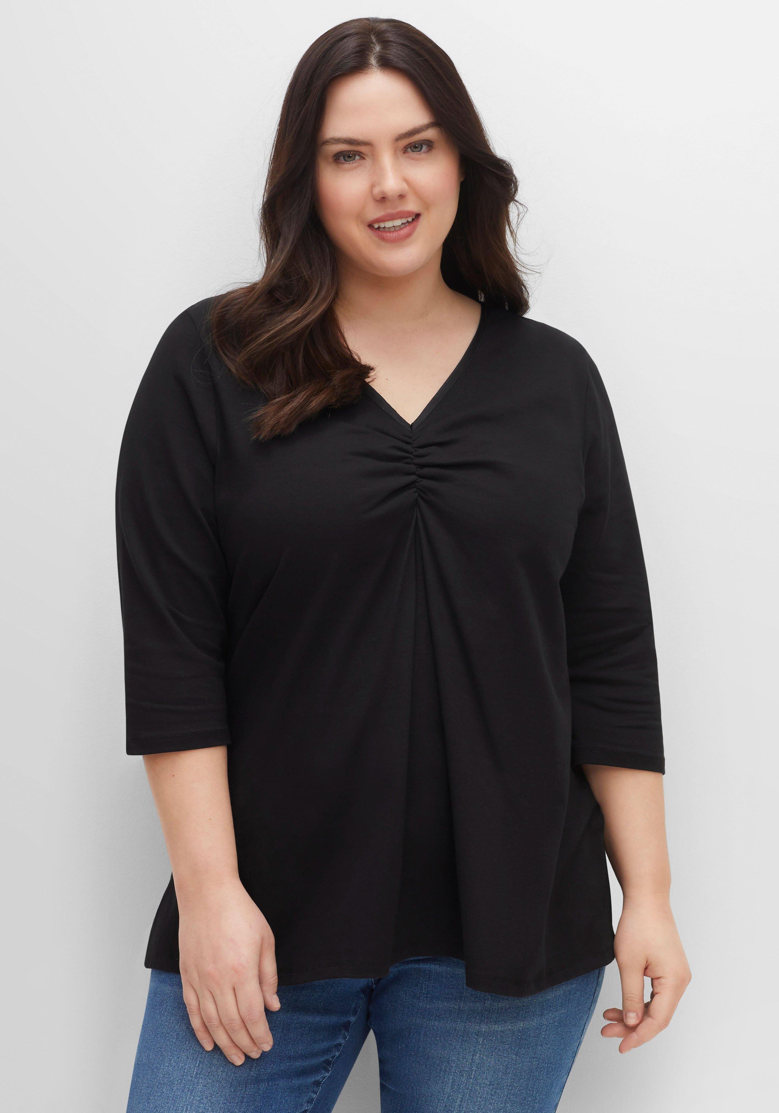 Shirt aus Jersey, mit V-Ausschnitt und Kellerfalte