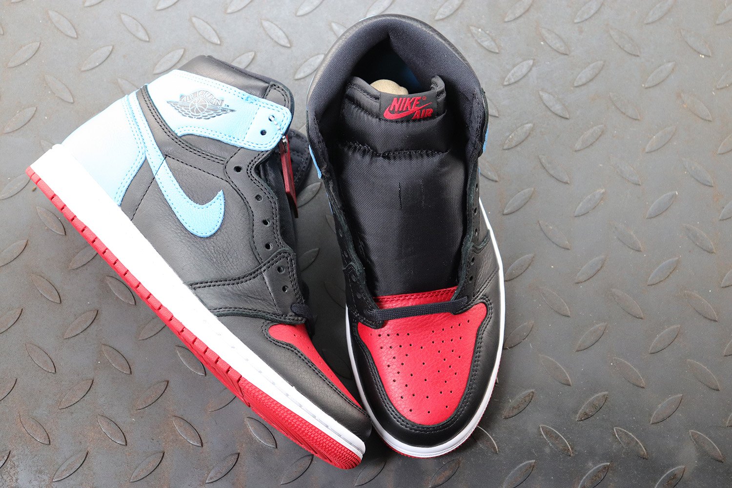 Air Jordan 1 High OG WMNS “UNC to Chicago”