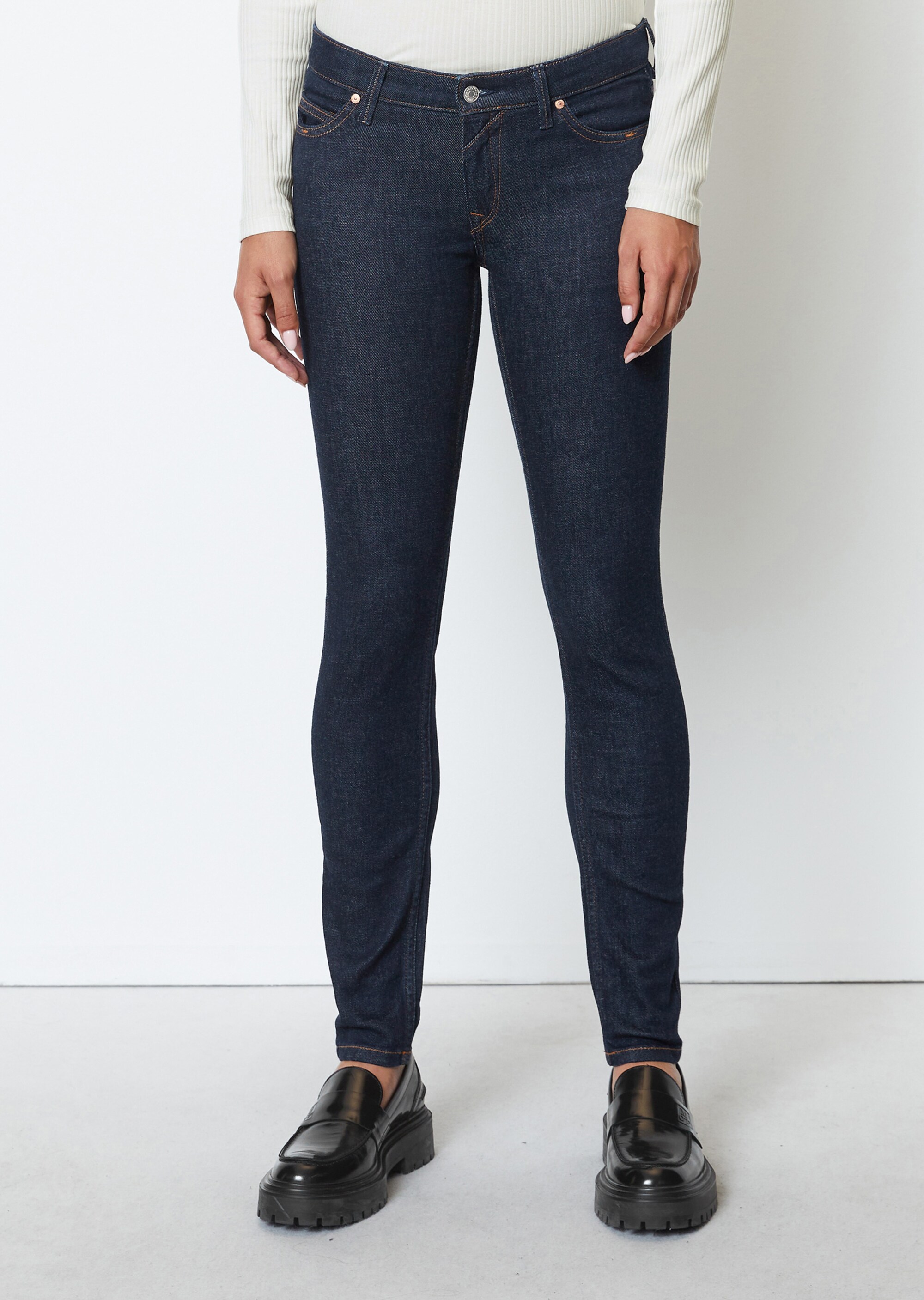 Jeans Modell SIV skinny low waist aus stretchigem Bio-Baumwolle-Mix
