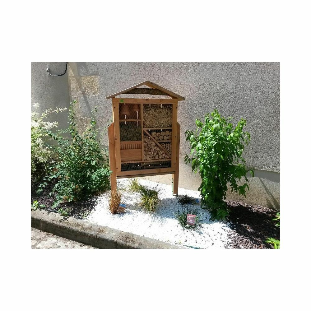 Hôtel à insectes géant