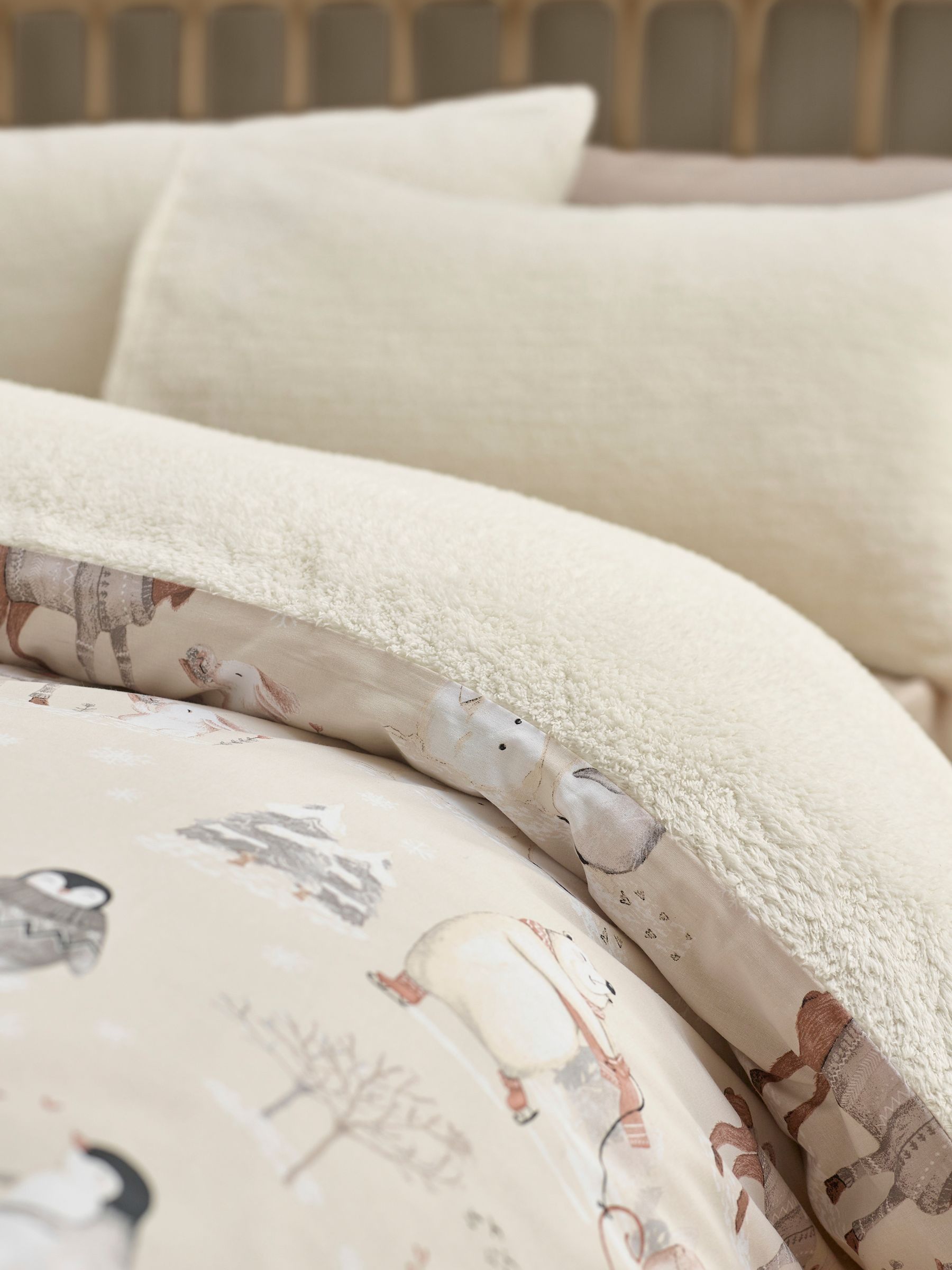 Catherine Lansfield Christmas Winter Friends Cosy Sherpa Duvet Cover Set