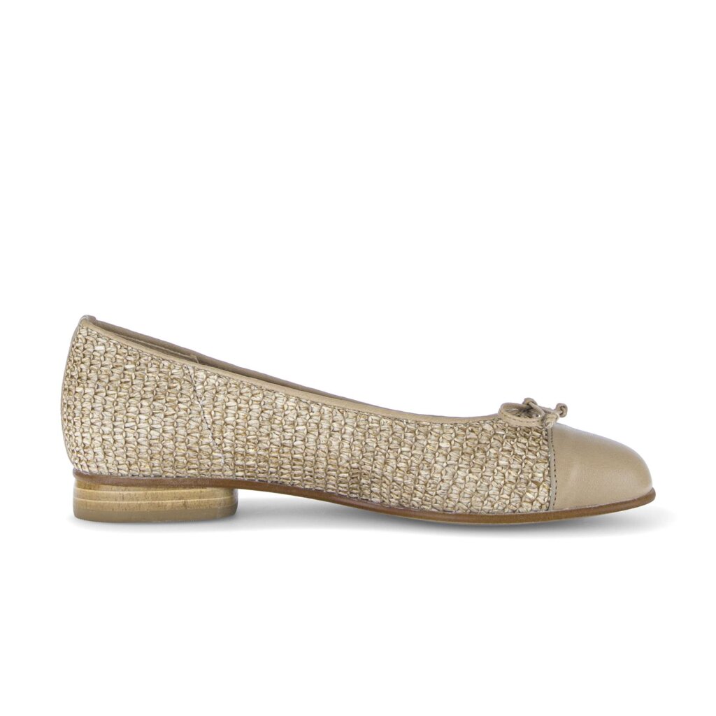 Elegante ballerina beige