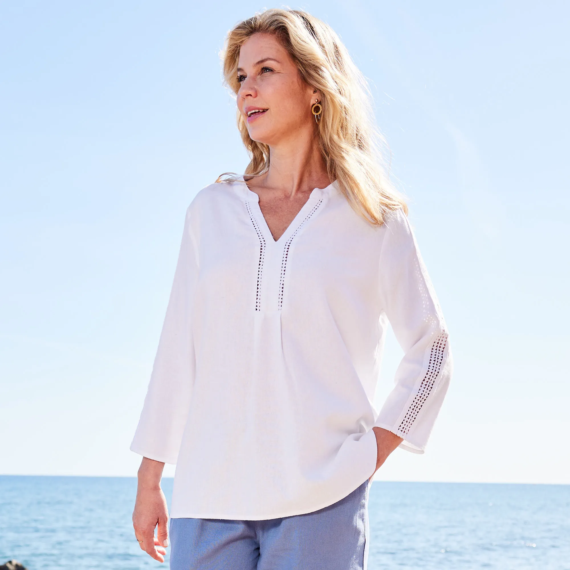 Damen-Bluse mit Spitzeneinsätzen
