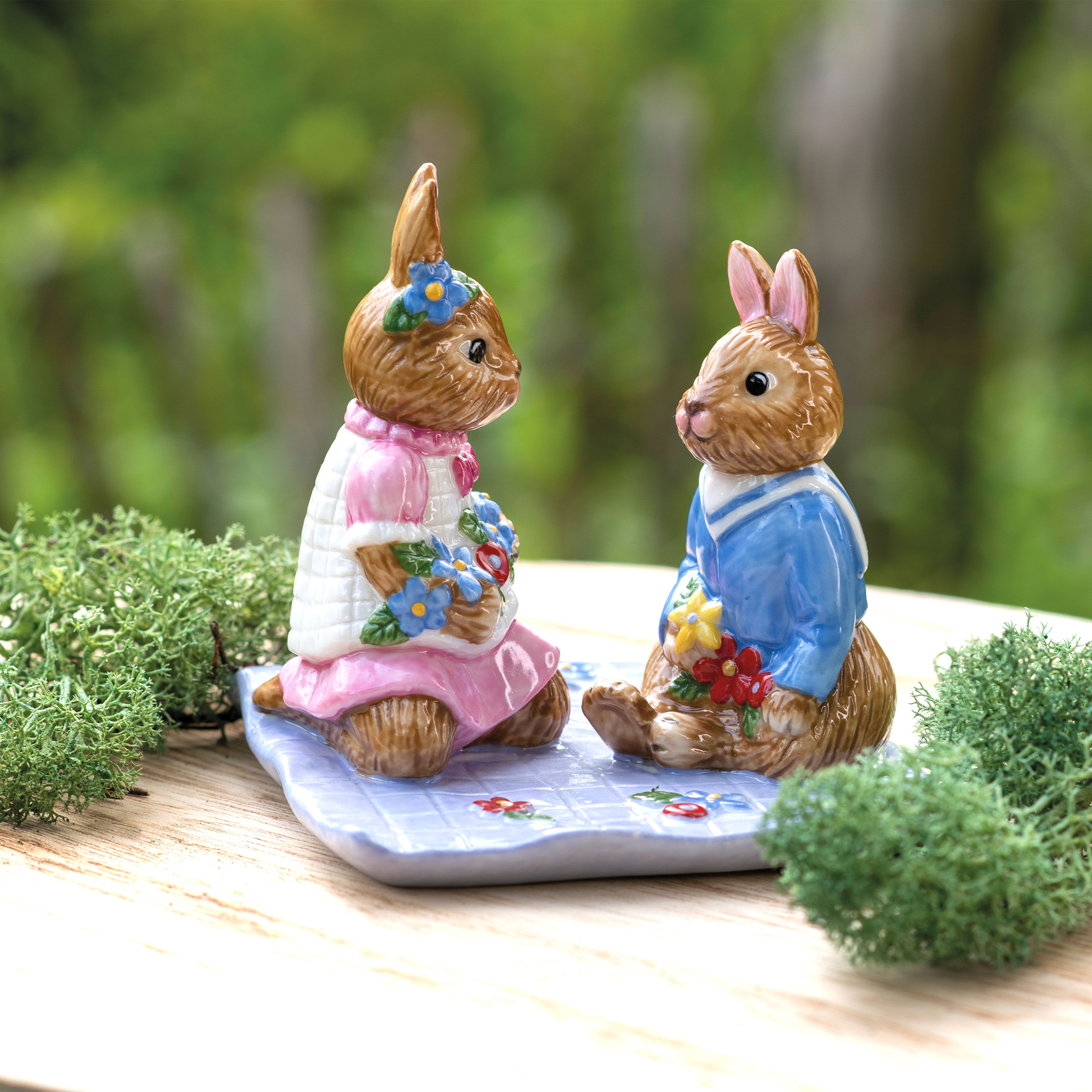 Bunny Tales Easter figurine White, 3.3'' x 3.3'' x 3.2'', porcelain
