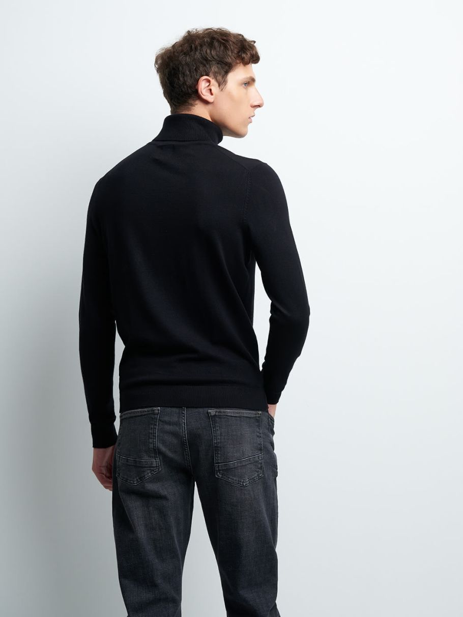Pull col roulé en viscose certifiée