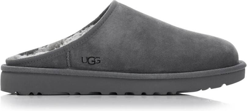 UGG Pantoffels Heren M Classic Slip-on Maat: 45 Materiaal: Suède Kleur: Cognac