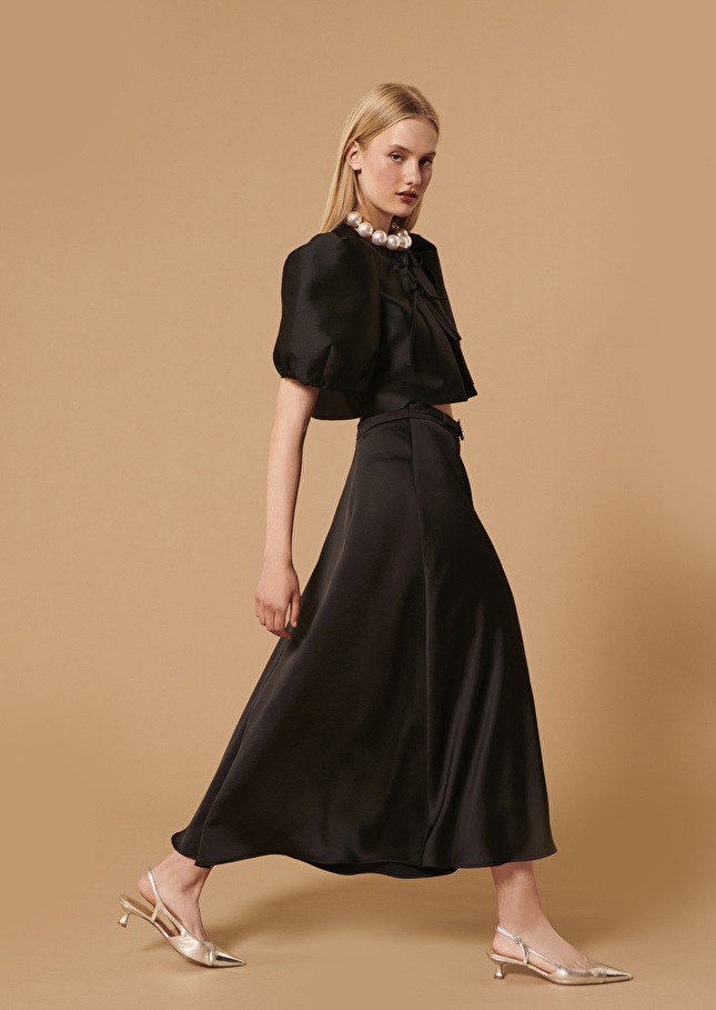 Jupe Junenoire en satin fluide