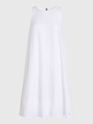 Vestido de linho com corte evasê e modelagem solta