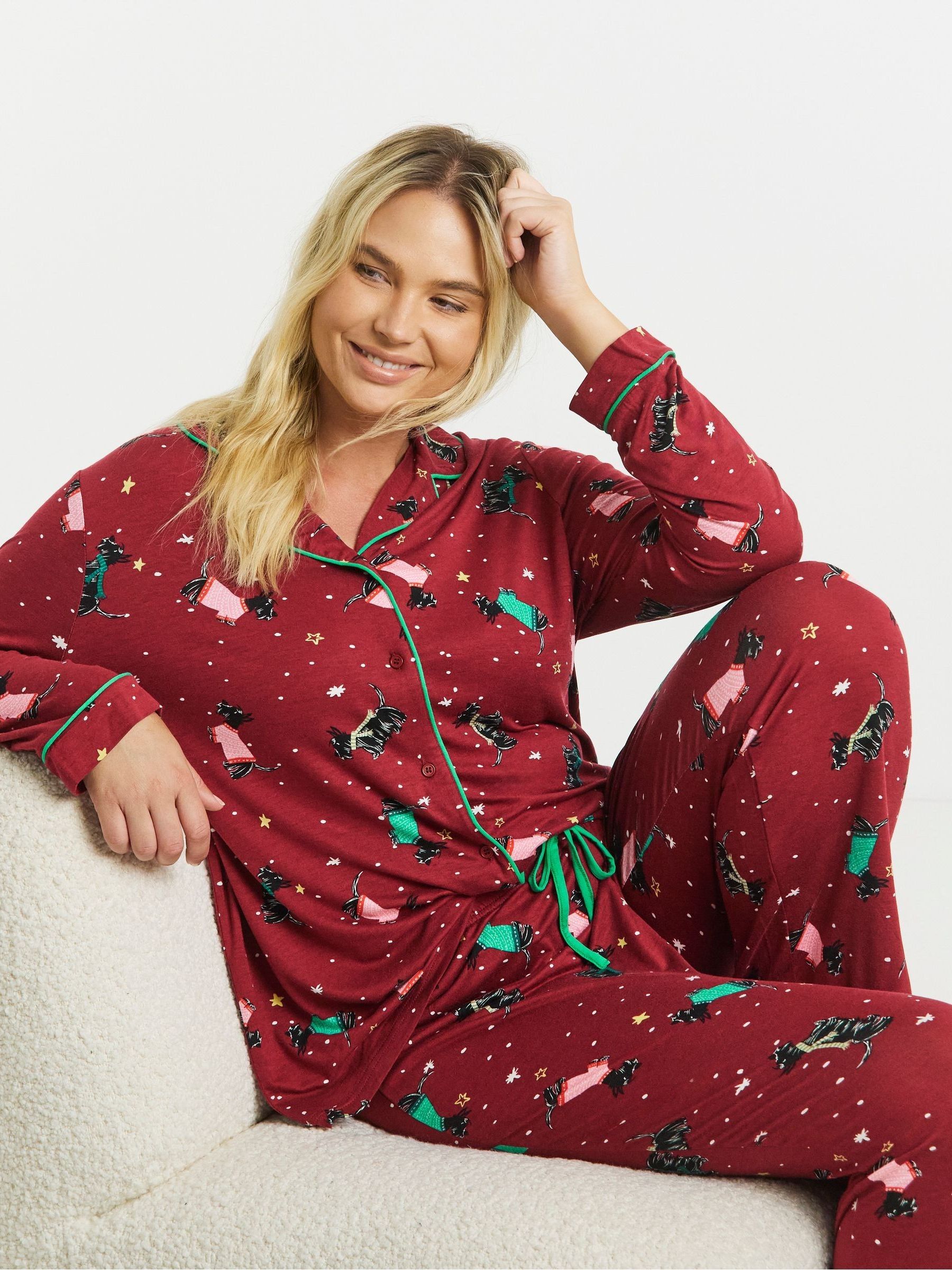 Simply Be Kerstmis Scotty Dog Pyjama Set met Knoopsluiting