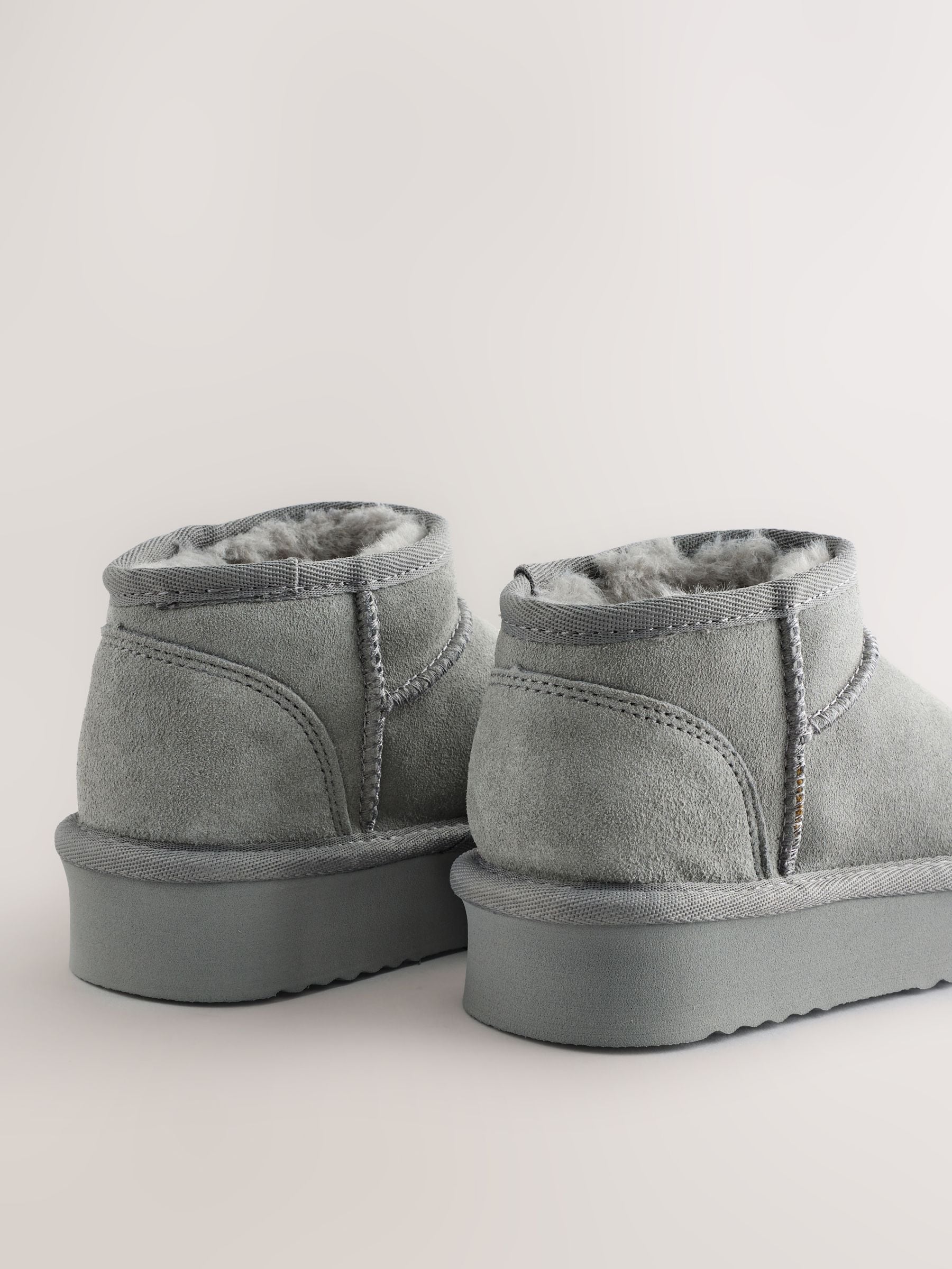 Grijs - Lage schoenen mini warmgevoerde waterafstotende suède Boots