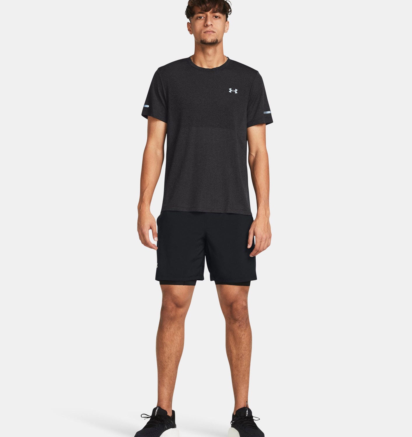 Under Armour  Launch 7