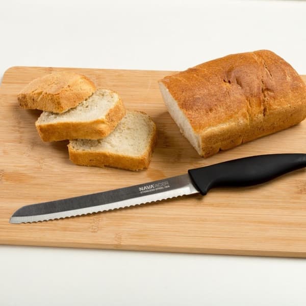 Brødkniv 20 cm med taggete blad og komfortabelt håndtak