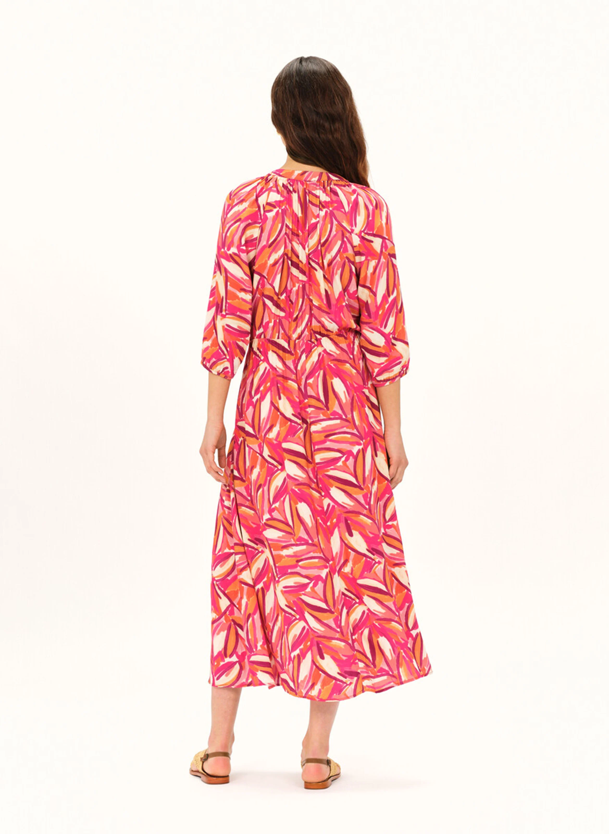 RIBYE - Robe longue col tunisien à imprimé floral | Rose