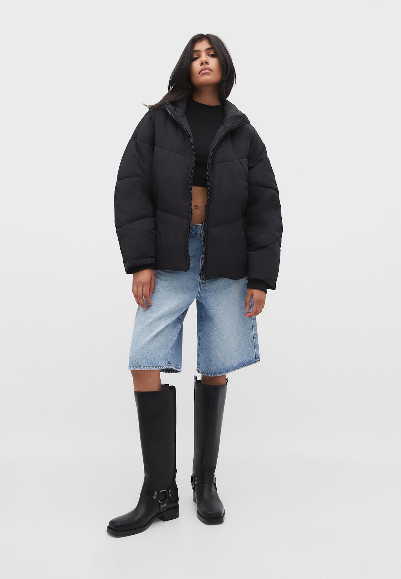 Jaqueta puffer oversized com capuz