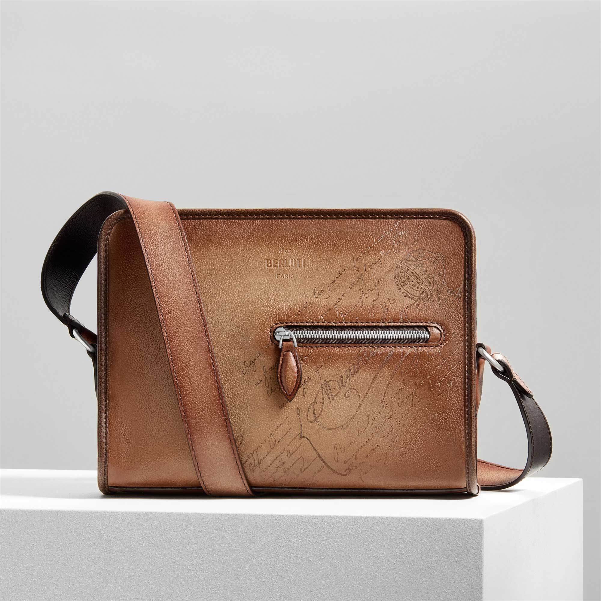 Sac Bandoulière Journalier En Cuir Scritto