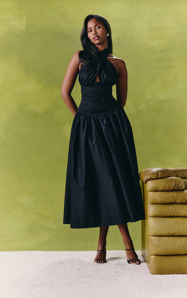 Noir Robe Patineuse Mi-longue À Encolure Américaine Plongeante