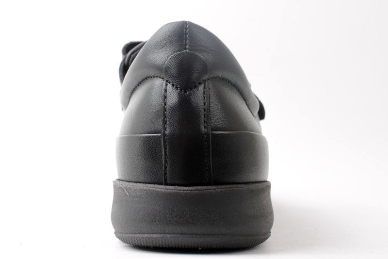 NEW FEET SKO I SORT MED ORTHOSTRECH