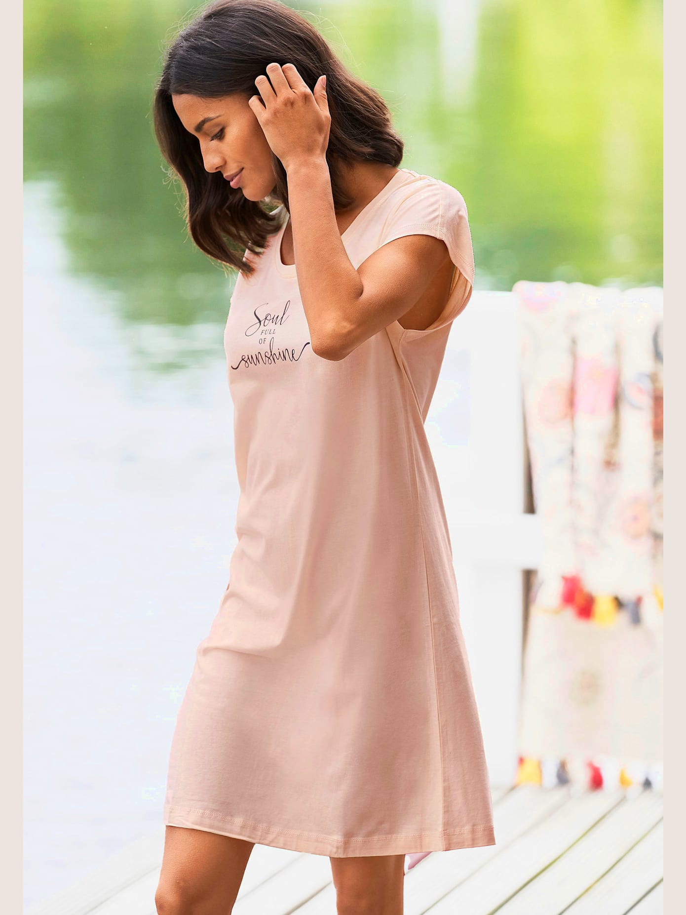 Chemise de nuit courte avec imprimé devant